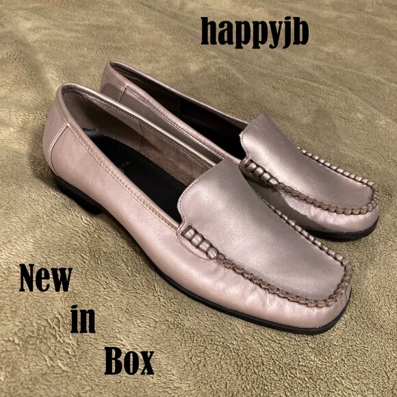 NIB Vintage Life Stride Pride Gold Leather Loafers Size 8.5M - Picture 3 of 12